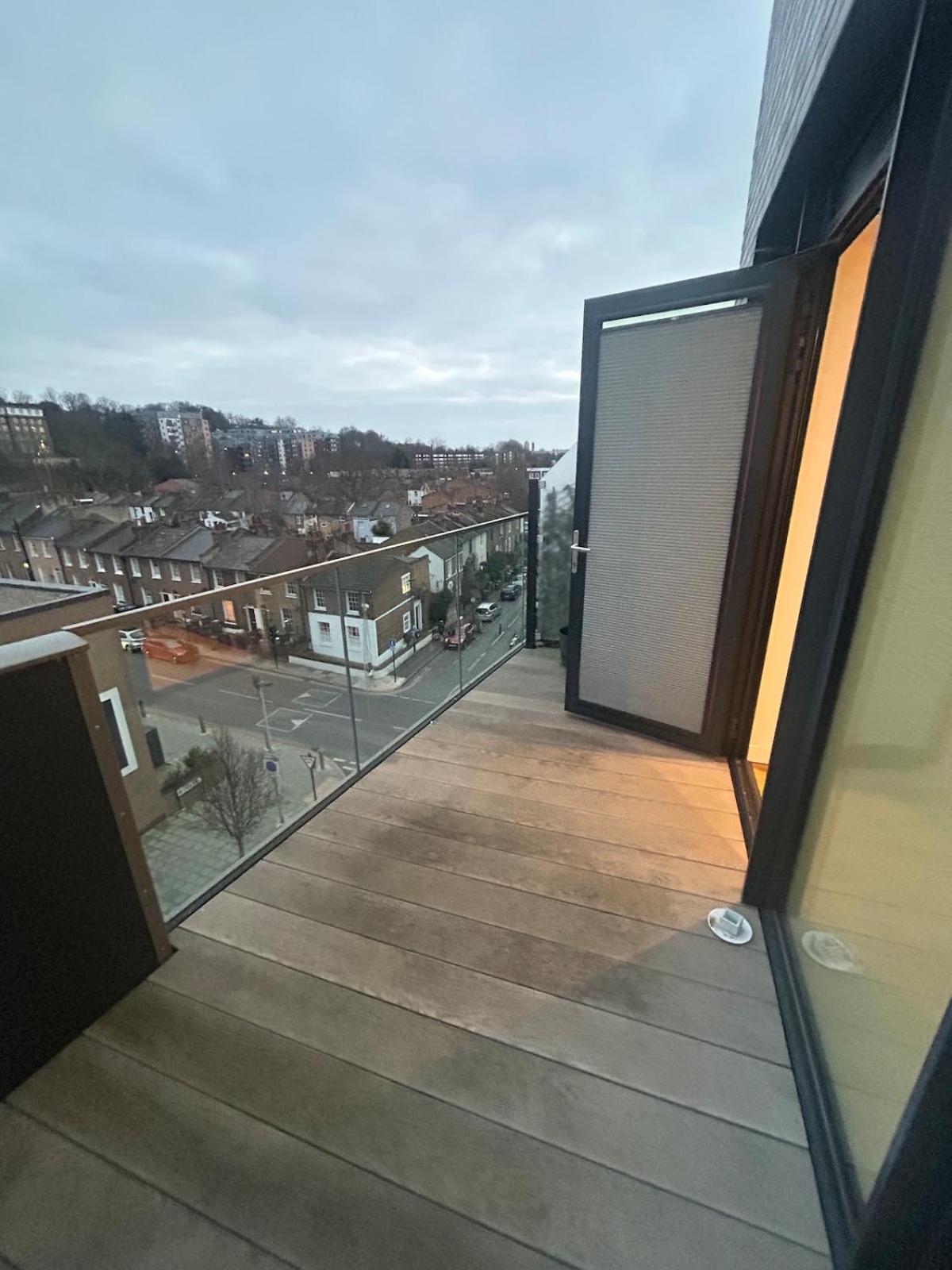 New 2 Bed Apartment Greenwich Londra Dış mekan fotoğraf